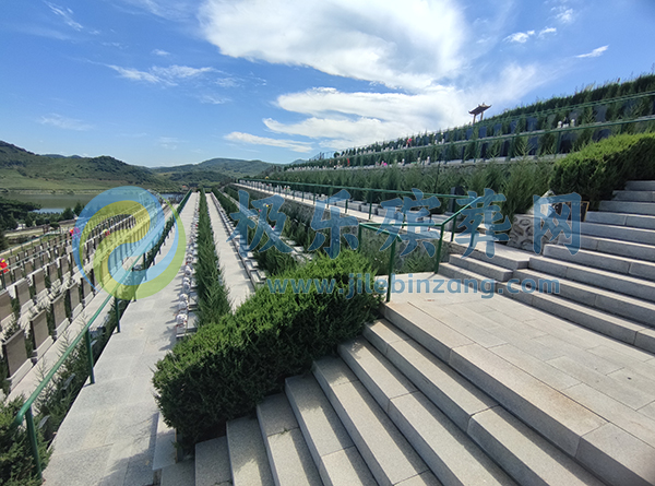 沈阳棋盘山陵园
