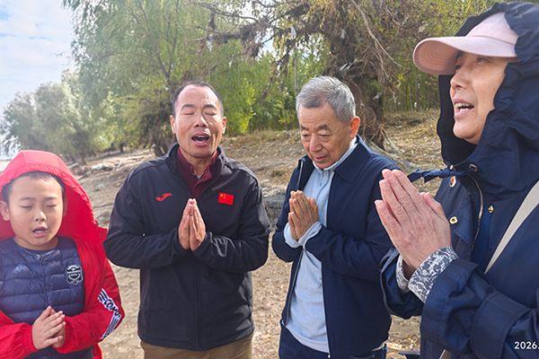 沈阳公墓网:重阳追思,辽河放生,愿长辈安康悠长 沈阳公墓网:重阳追思,辽河放生,愿长辈安康悠长