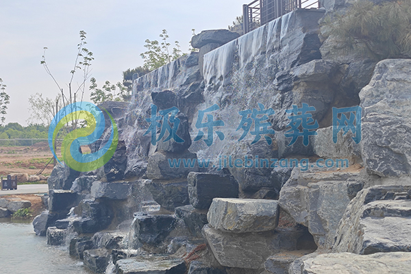 回龙岗墓园